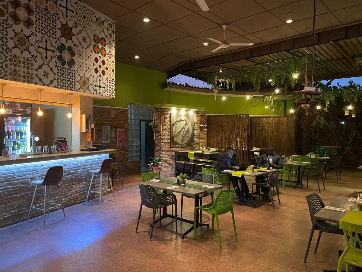 Planet Hotel Hollybum Lubumbashi Eksteriør bilde