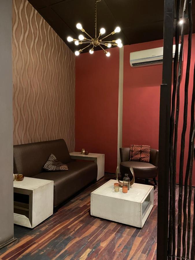 Planet Hotel Hollybum Lubumbashi Eksteriør bilde