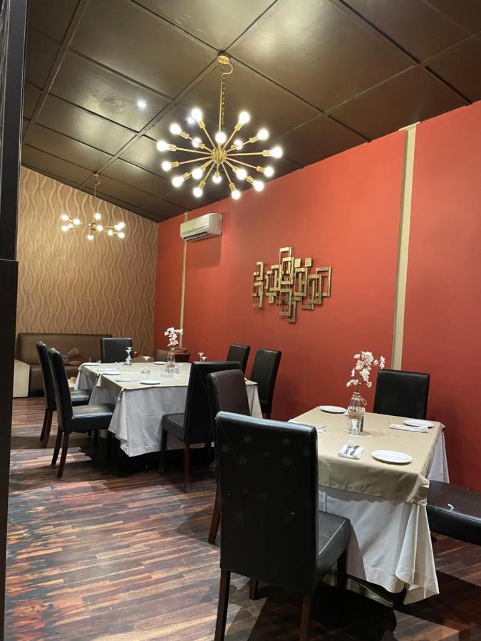 Planet Hotel Hollybum Lubumbashi Eksteriør bilde