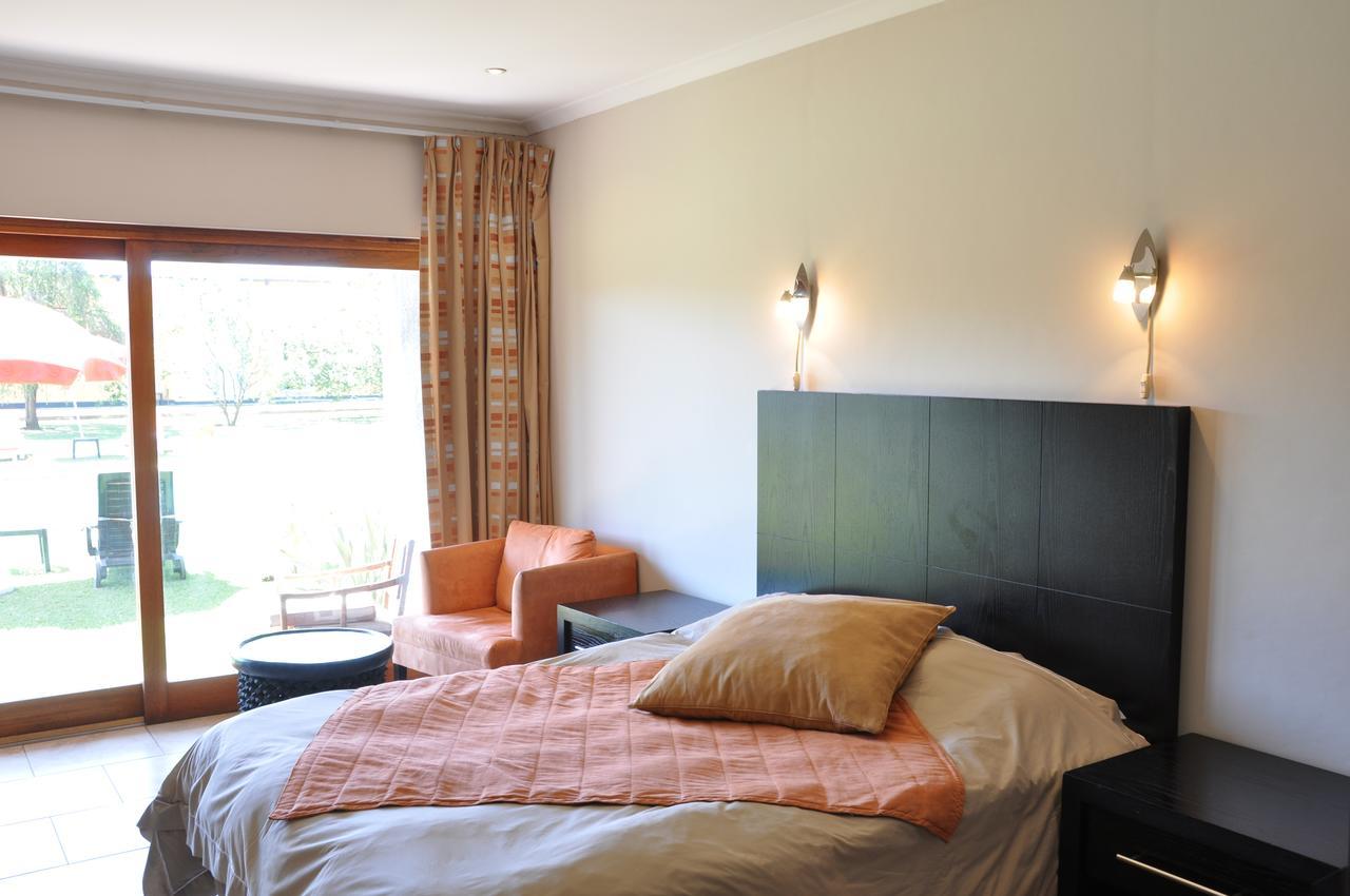 Planet Hotel Hollybum Lubumbashi Eksteriør bilde