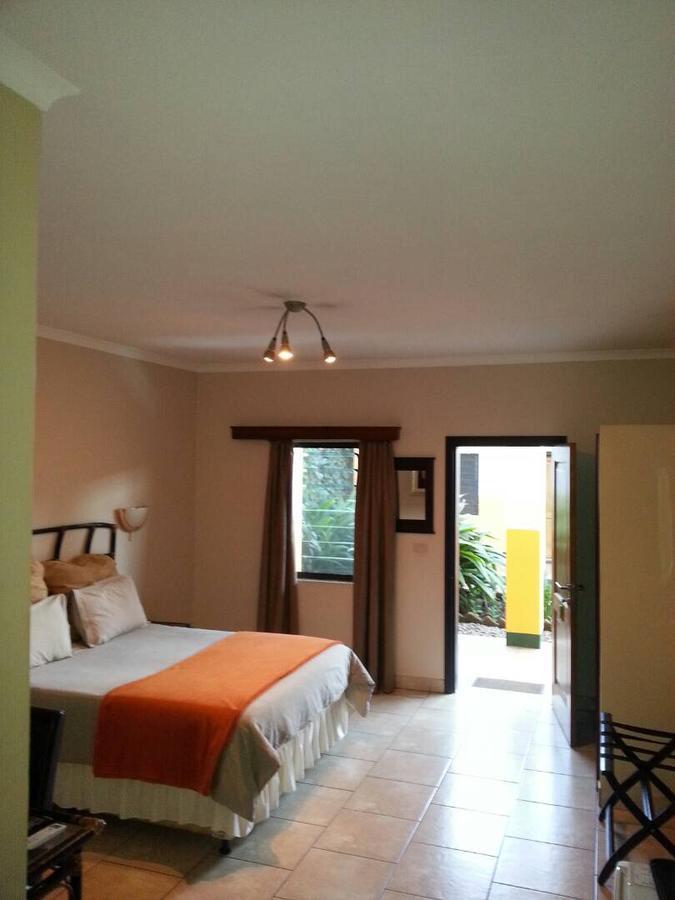 Planet Hotel Hollybum Lubumbashi Eksteriør bilde